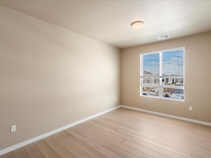 Spacious, unfurnished interior of a new home in Gateway Commons, Denver (Image 18).
