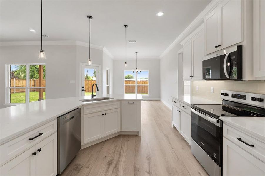 Furnished interior view inside a new home in , Mabank (Image 14).