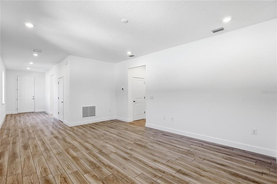 Spacious, unfurnished interior of a new home in , Sanford (Image 28).