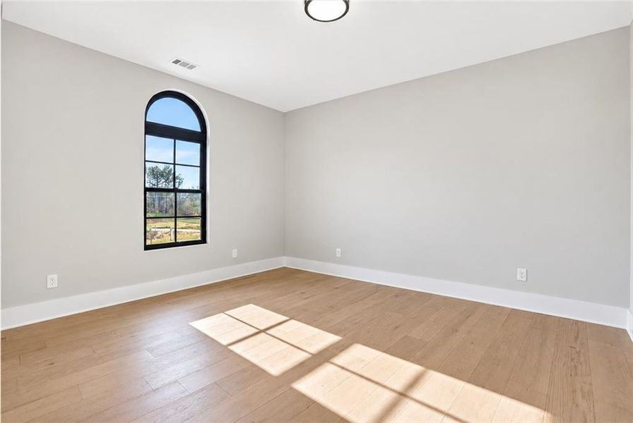 Spacious, unfurnished interior of a new home in , Milton (Image 25).