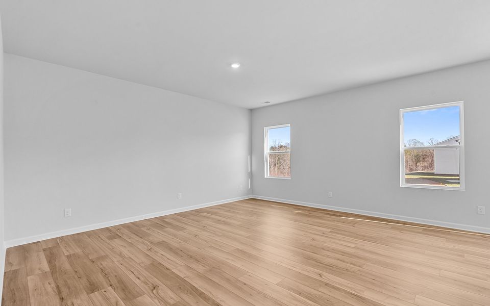 Spacious, unfurnished interior of a new home in Bell West, Kernersville (Image 16).