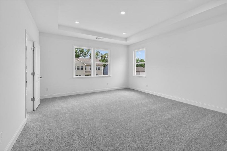 Spacious, unfurnished interior of a new home in Auburn Glen, Dacula (Image 16).