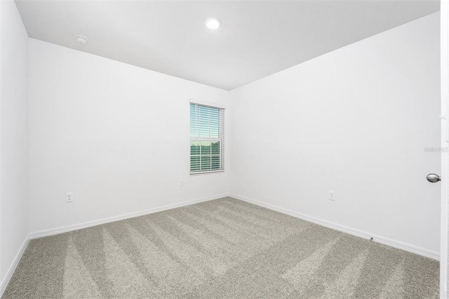 Spacious, unfurnished interior of a new home in Tula Parc, Astatula (Image 19).