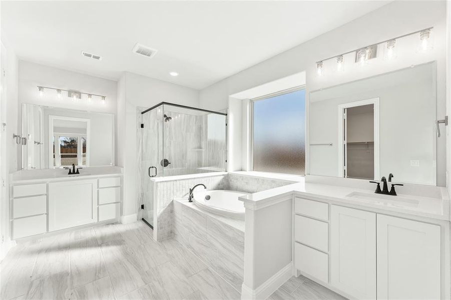 Furnished interior view inside a new home in Crystal Lake Estates, Red Oak (Image 9).