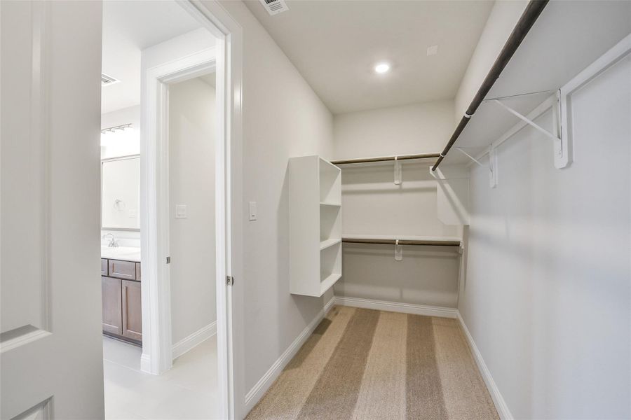 Spacious, unfurnished interior of a new home in Sienna 40', Missouri City (Image 30). Spacious, unfurnished interior of a new home in Sienna 40', Missouri City (Image 30).