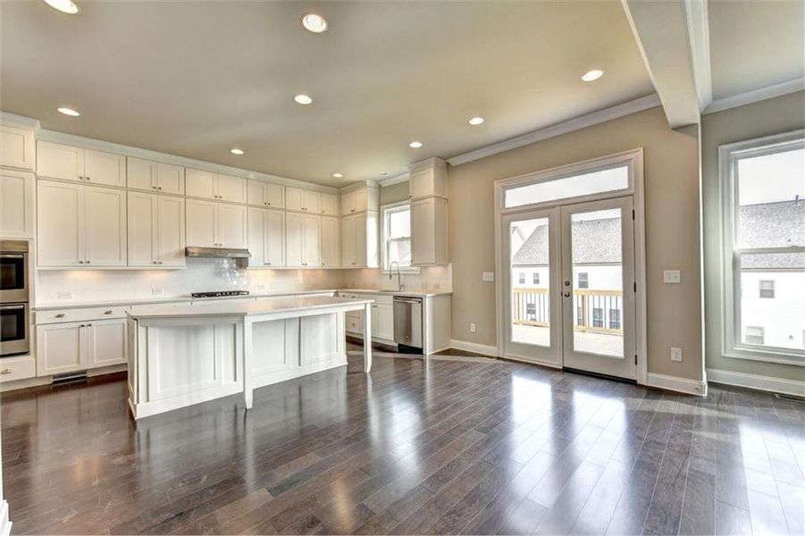 Furnished interior view inside a new home in Bellwyn, Johns Creek (Image 5).