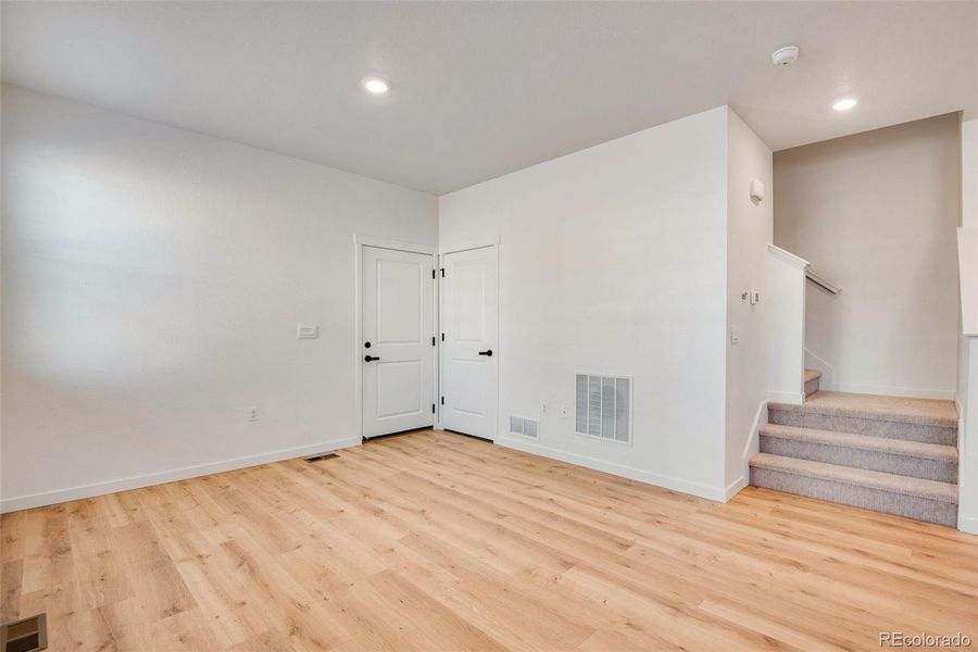 Spacious, unfurnished interior of a new home in Horizon Uptown, Aurora (Image 22). Spacious, unfurnished interior of a new home in Horizon Uptown, Aurora (Image 22).