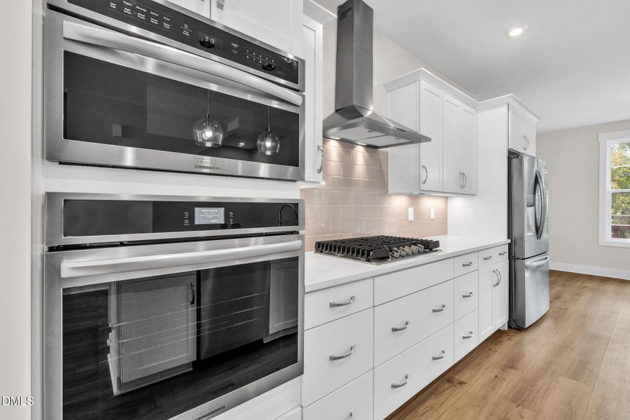 Ample Storage and Prep