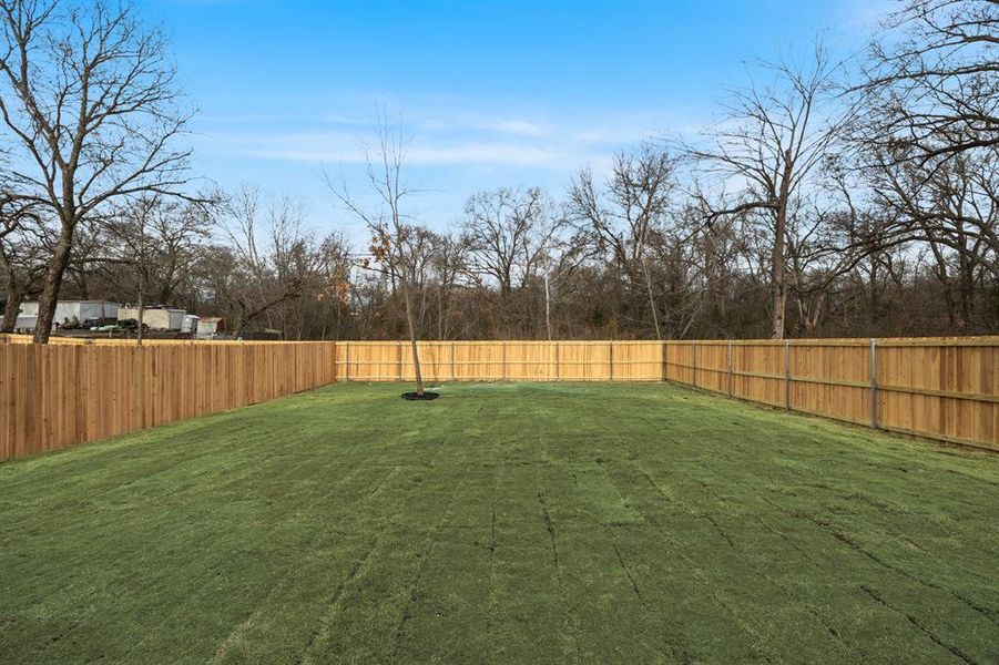 Exterior details and patio area of a home in , Dallas (Image 27).
