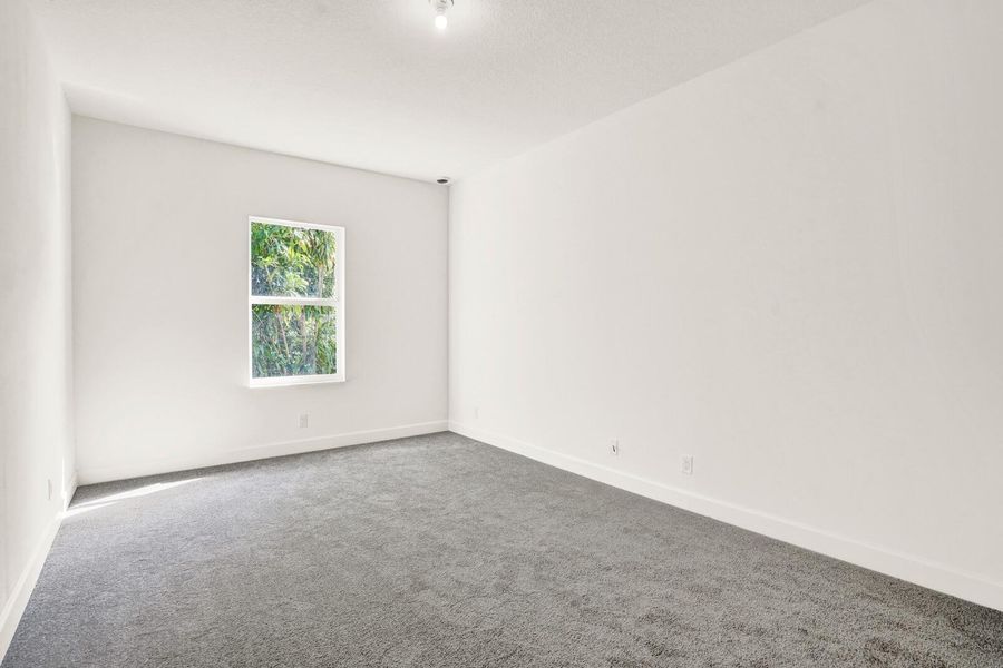 Spacious, unfurnished interior of a new home in , Lantana (Image 12).