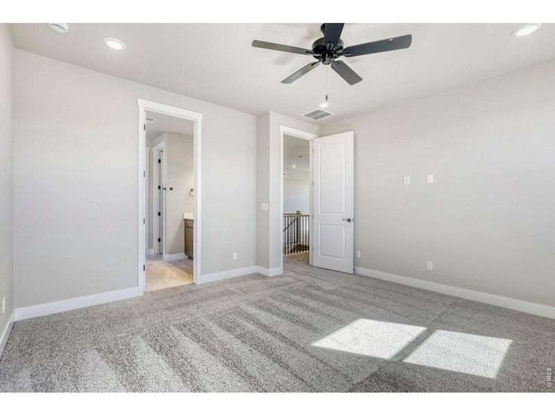 Spacious, unfurnished interior of a new home in , Fort Collins (Image 22).