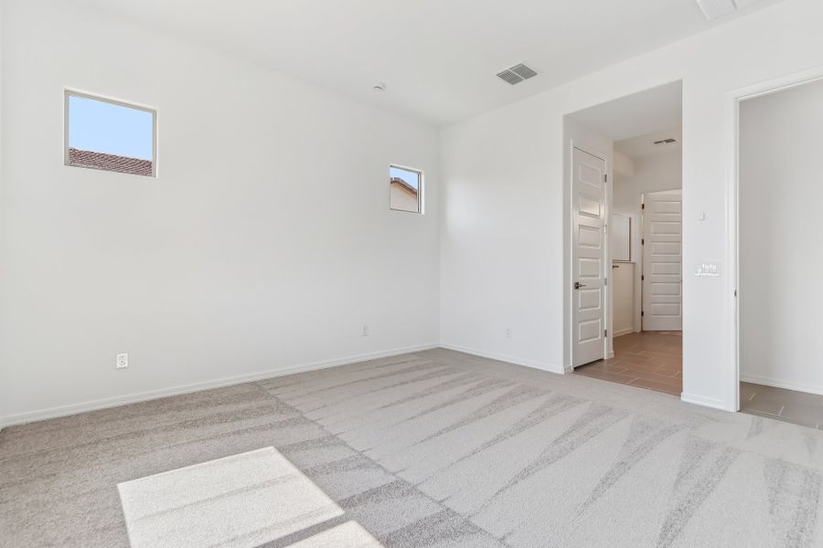 Spacious, unfurnished interior of a new home in Estrella, Goodyear (Image 18).