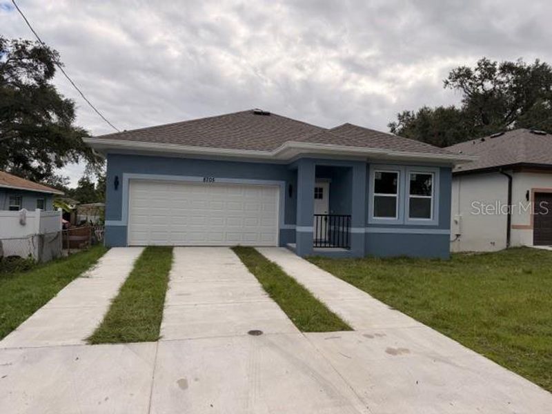 Exterior details and patio area of a home in , Tampa (Image 20).