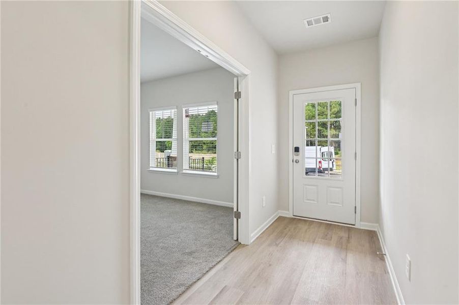 Spacious, unfurnished interior of a new home in Ivey Township, Dallas (Image 30).