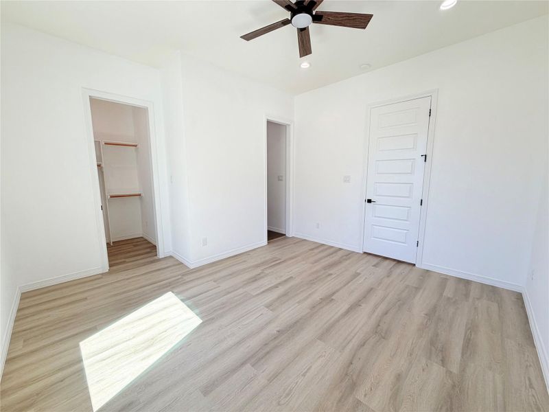 Spacious, unfurnished interior of a new home in , Dayton (Image 24).