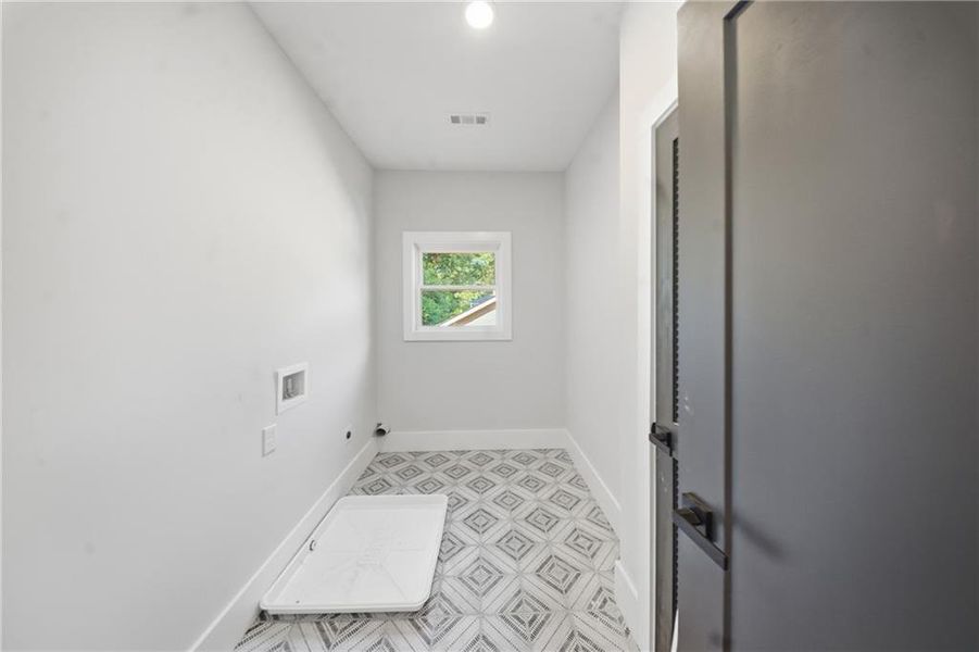 Spacious, unfurnished interior of a new home in , Atlanta (Image 22).