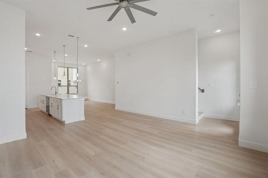 Spacious, unfurnished interior of a new home in , Farmers Branch (Image 22).