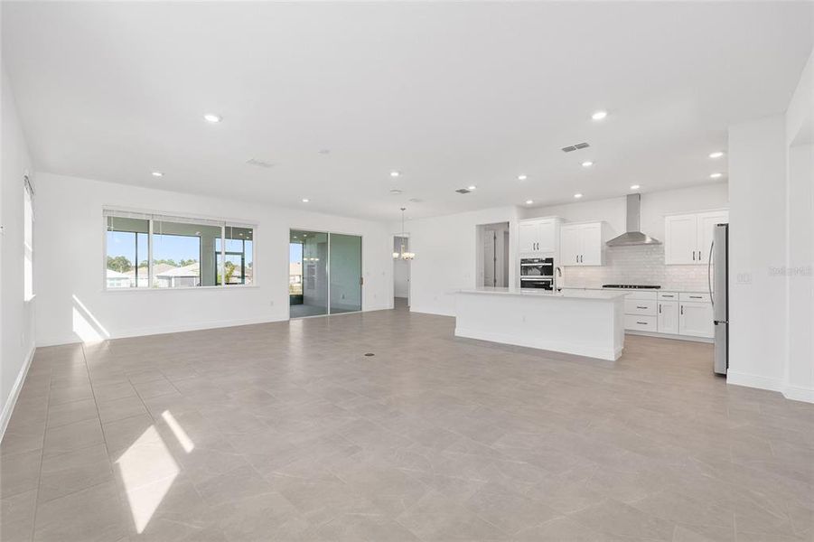 Spacious, unfurnished interior of a new home in , Ocala (Image 41).