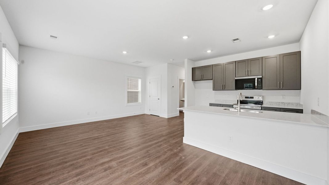 Spacious, unfurnished interior of a new home in The Arbor Townhomes, Kingsport (Image 11).