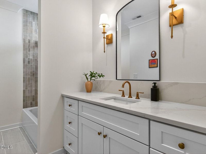 040-1280x960-photo 040-1280x960-photo