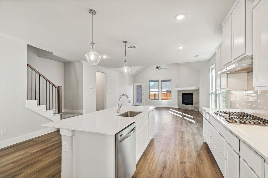 Furnished interior view inside a new home in Dove Hollow, Waxahachie (Image 7).