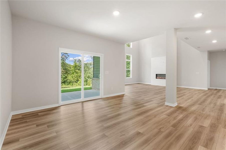 Spacious, unfurnished interior of a new home in Windsong Estates, McDonough (Image 19).