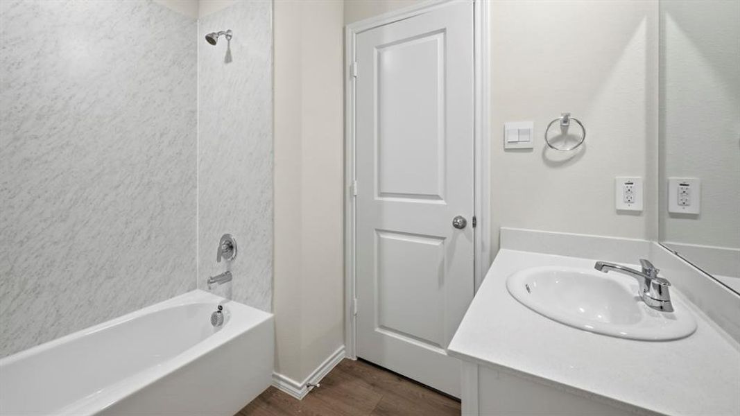 Furnished interior view inside a new home in Sweetwater Springs, Sherman (Image 11).