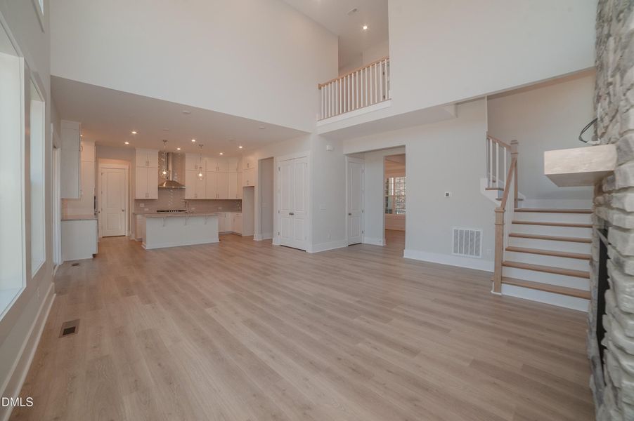 WFDS-0100-00_Buchanan E_Family Room c