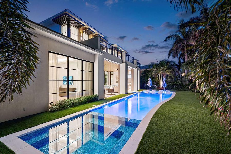 471_Royal_Palm_Way_Dusk_08