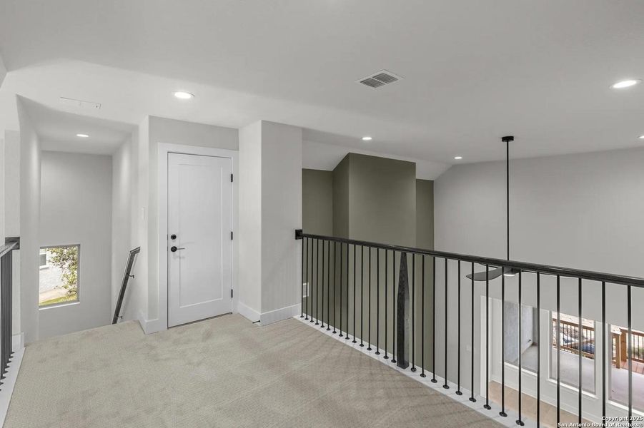 Spacious, unfurnished interior of a new home in Esperanza - 70', Boerne (Image 33).