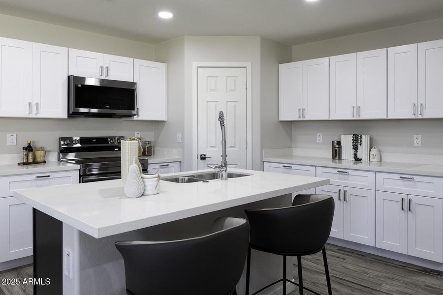 2. Kitchen 2. Kitchen