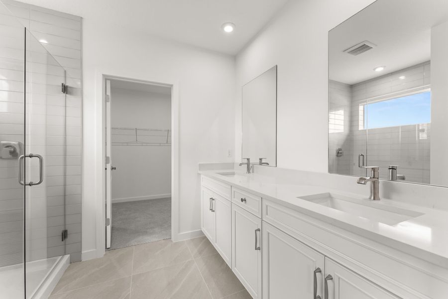 Furnished interior view inside a new home in Forest, Lake Worth (Image 3).