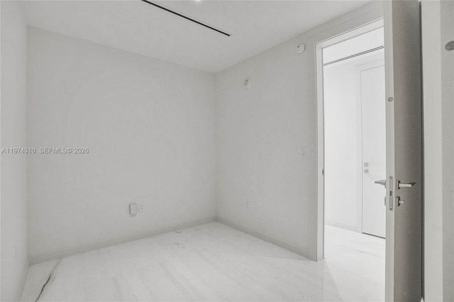 Spacious, unfurnished interior of a new home in , Miami (Image 19).