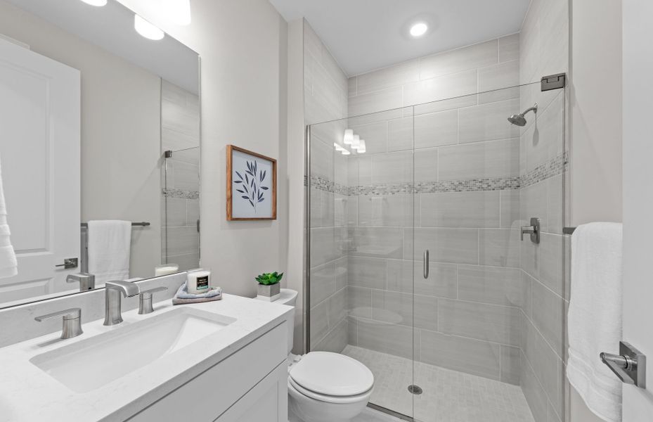 Furnished interior view inside a new home in Del Webb Oak Creek, North Fort Myers (Image 9).