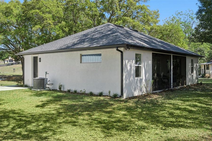 Exterior details and patio area of a home in , Minneola (Image 27).