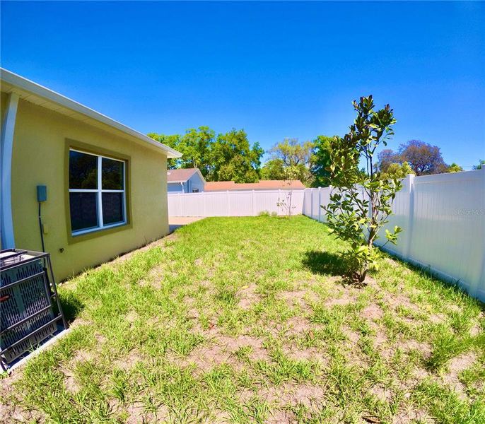Exterior details and patio area of a home in , Tampa (Image 20).