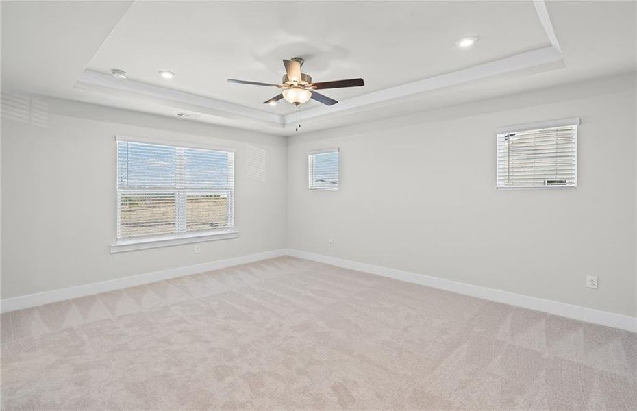 Spacious, unfurnished interior of a new home in Creekside at Skelton, Jefferson (Image 30).