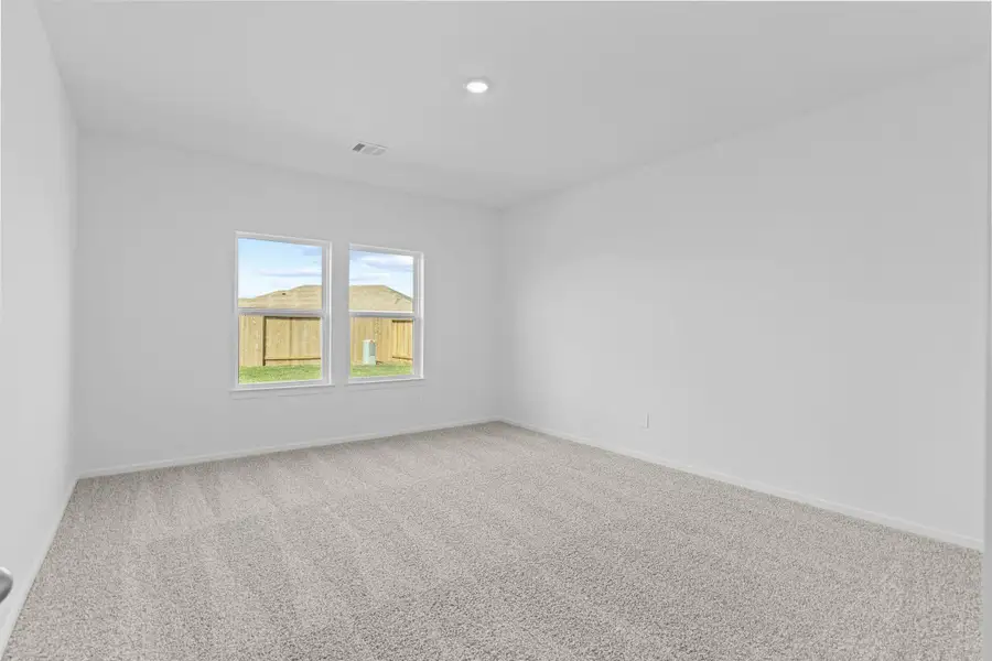 Spacious, unfurnished interior of a new home in Watermark, Alvin (Image 14). Spacious, unfurnished interior of a new home in Watermark, Alvin (Image 14).