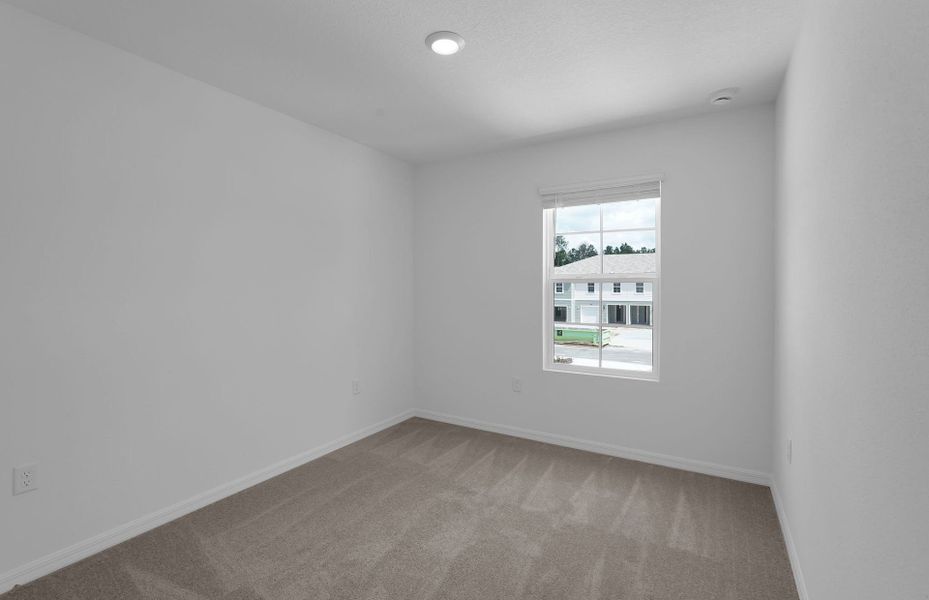 Spacious, unfurnished interior of a new home in Normandy Pines, Jacksonville (Image 17).