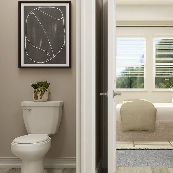 3329 Preston Owners Bath 1of2 F1 Base2