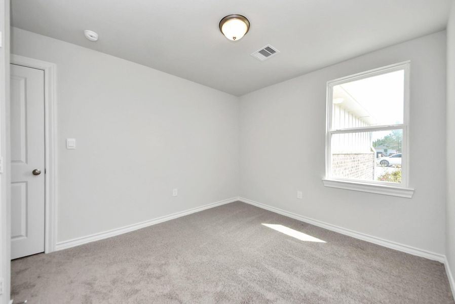 Spacious, unfurnished interior of a new home in Santa Fe, Cleveland (Image 31).