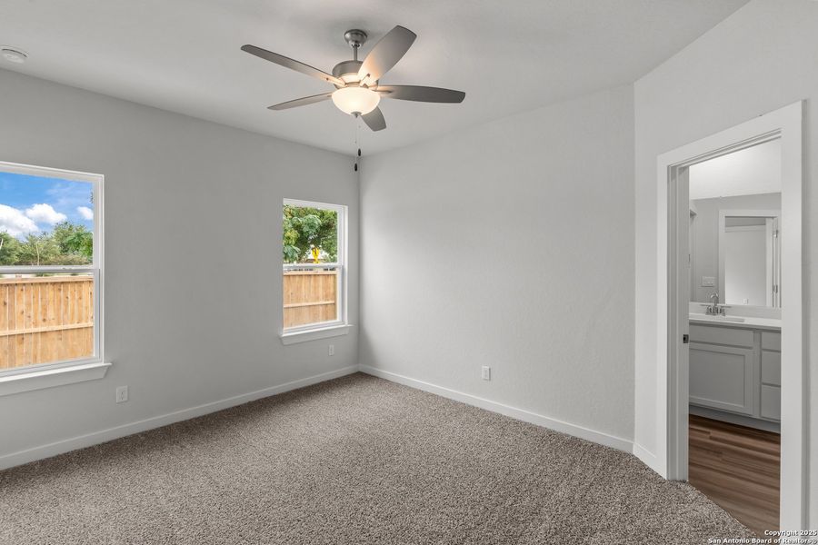 Spacious, unfurnished interior of a new home in August Fields, New Braunfels (Image 15).