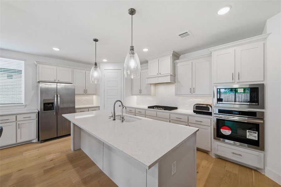 Large kitchen island great for entertaining