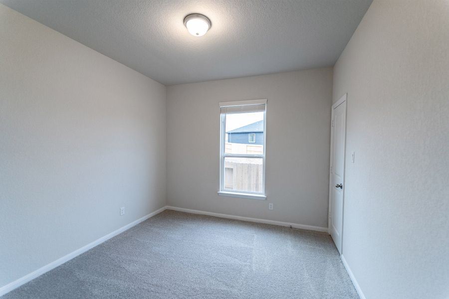 Spacious, unfurnished interior of a new home in Homestead, Schertz (Image 11).