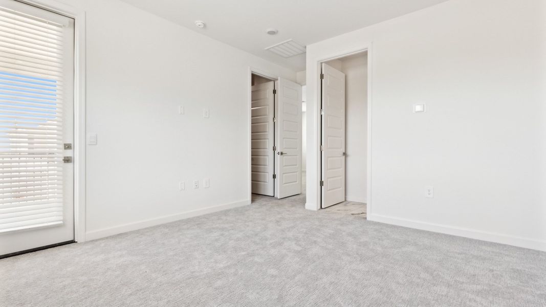 Spacious, unfurnished interior of a new home in Avance, Phoenix (Image 22).