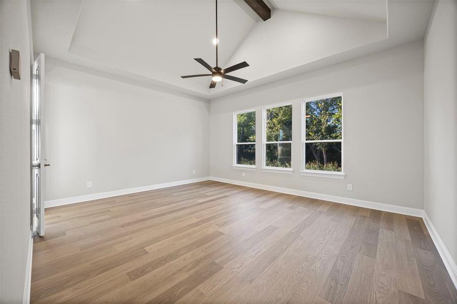 Spacious, unfurnished interior of a new home in Waterfall Ranch - 1 Acre Lots, Waxahachie (Image 18). Spacious, unfurnished interior of a new home in Waterfall Ranch - 1 Acre Lots, Waxahachie (Image 18).