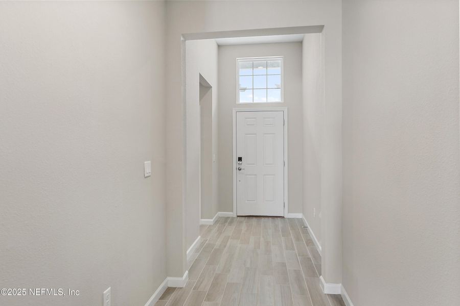Spacious, unfurnished interior of a new home in Gentle Woods North, Jacksonville (Image 18).