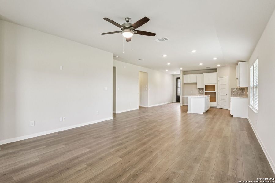 Spacious, unfurnished interior of a new home in , Cibolo (Image 33). Spacious, unfurnished interior of a new home in , Cibolo (Image 33).