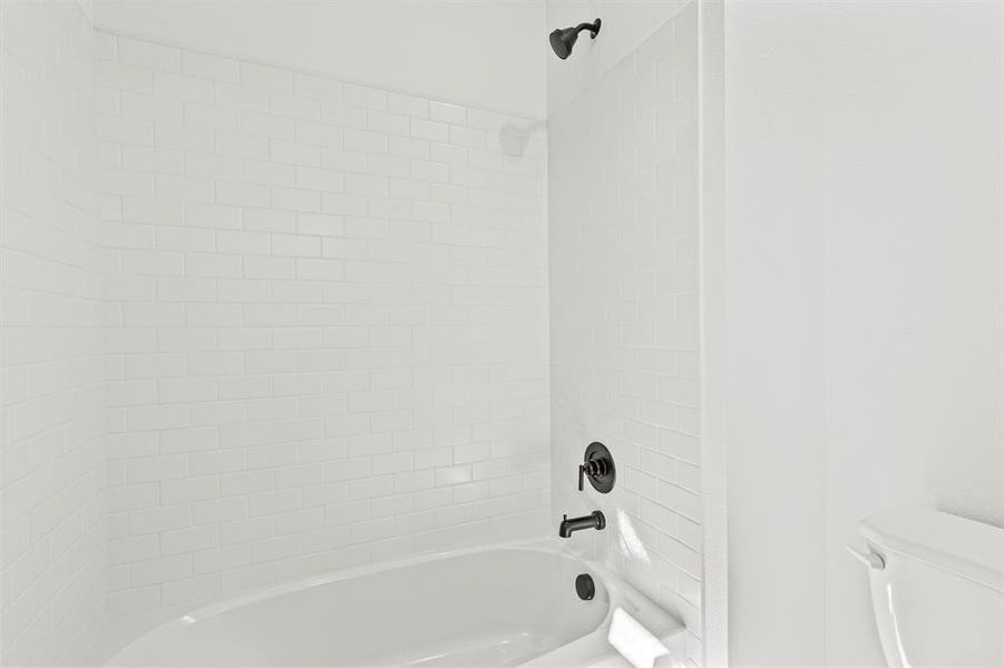 Image 31 of a home in Gateway Parks.