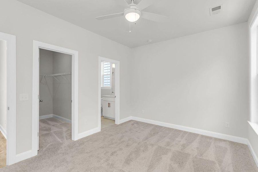 Spacious, unfurnished interior of a new home in Heron Preserve, Hanahan (Image 27).